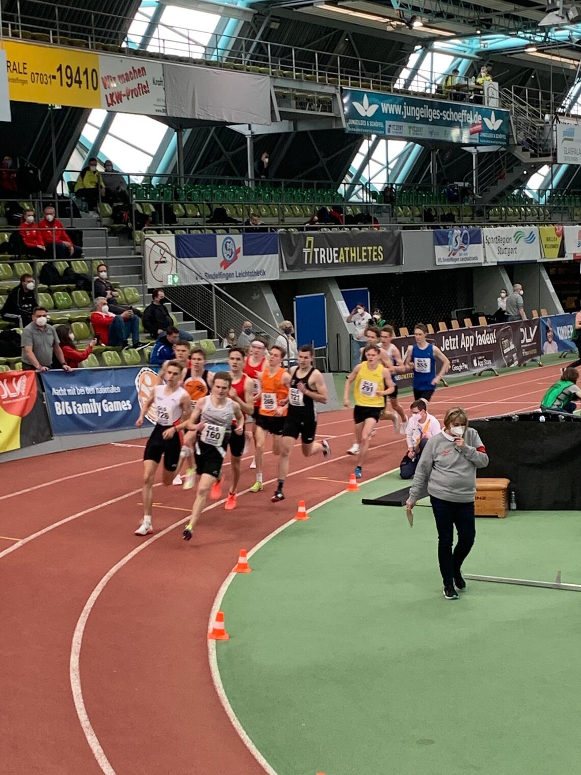 Nick Frölich übernahm im 1500m Finale die Führungsarbeit Nick Frölich übernahm im 1500m Finale die Führungsarbeit