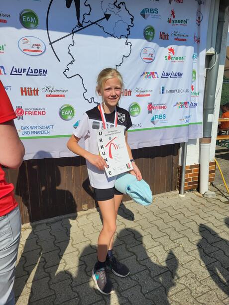 Siegerehrung für Tamina mit Platz 1 der U14