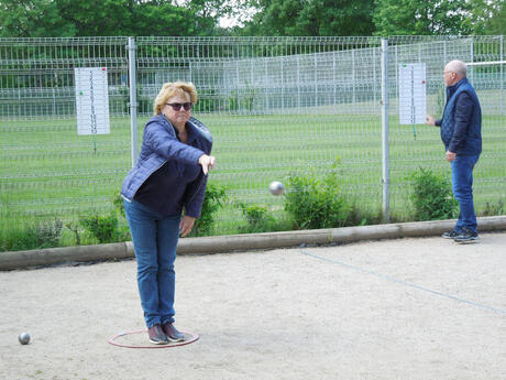 Boule-Spielerin