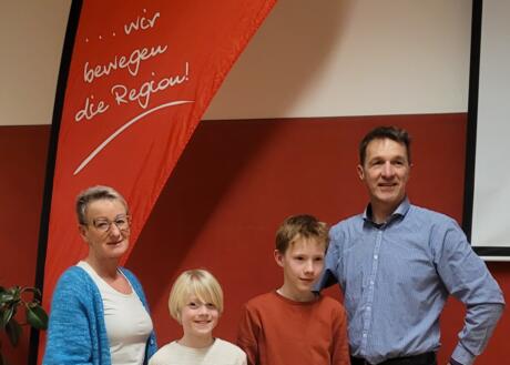 Abteilungsleitung Radsport Outdoor mit den beiden geehrten Maximilan Kurz und Paul Brauer