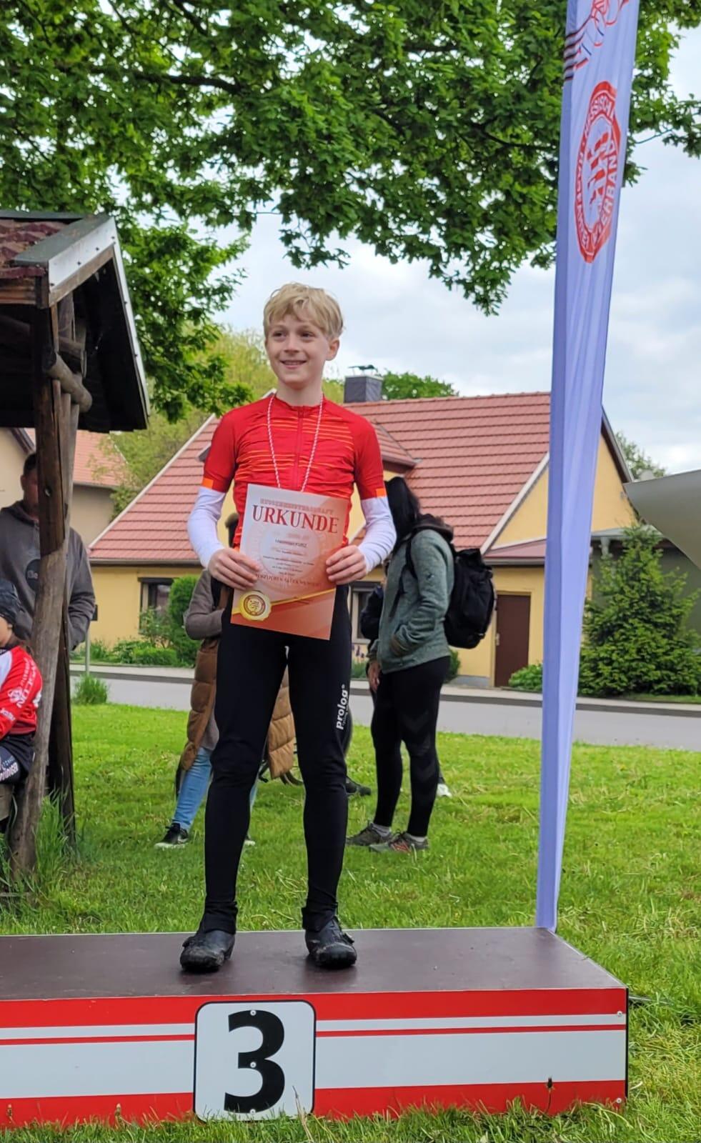 Platz 3 für Maximilian bei den Hessischen Meisterschaften der U13 über 20km Platz 3 für Maximilian bei den Hessischen Meisterschaften der U13 über 20km