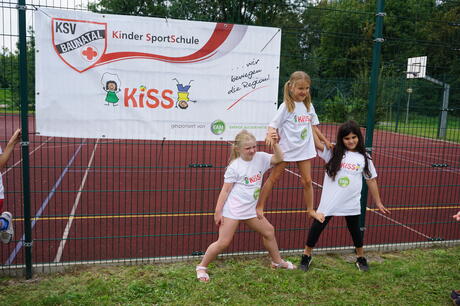 KiSS Pyramide mit Kindern