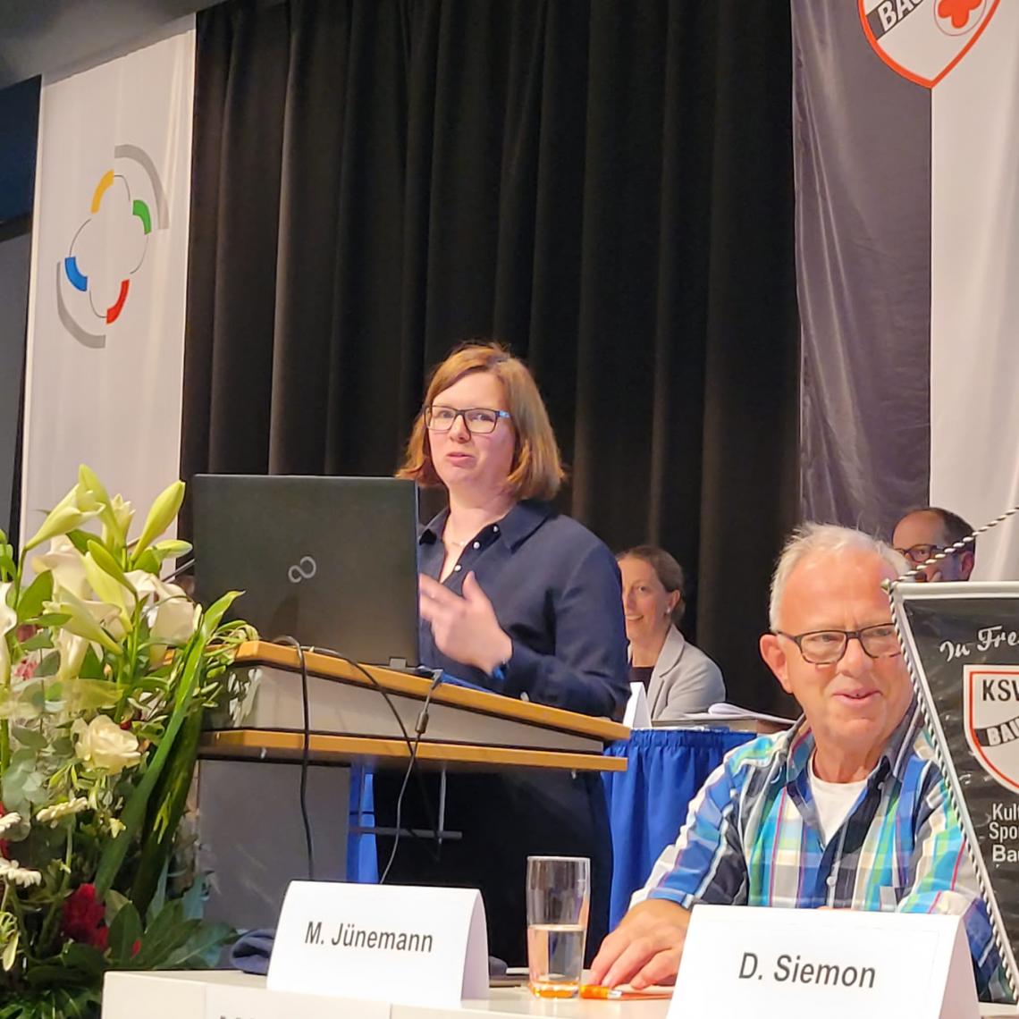 Grußwort der Bürgermeisterin Manuela Strube Grußwort der Bürgermeisterin Manuela Strube
