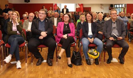 Verfolgten aufmerksam das Geschehen - MdL Schölch, RP Weinmeister, Staatssekretärin Strube, Prof. Dr. Sinning und Präsidiumsmitglied Flohr